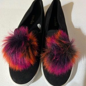 Size 6 black shoes with puff. Girls. Like new